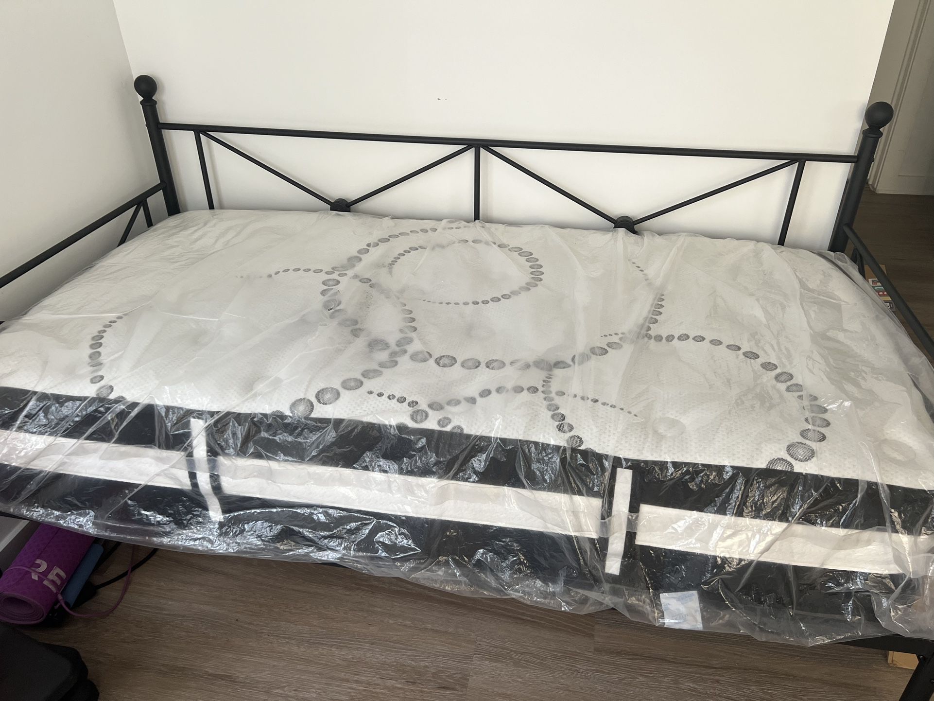 Metal Bed Frame And Mattress (twin Xl)