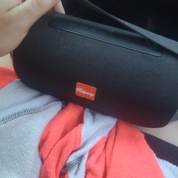 Ridgeway Speaker Used Only A Few Times. Battery Will Last At Least 8 Hours. Work Great Just Have So Many Portable Speakers Already So Don't Need It