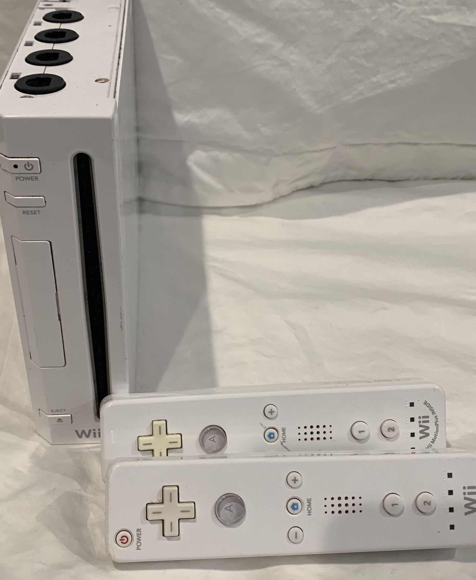Wii W/ Controller (parts Or Repair)