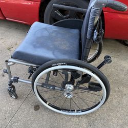 Titanium chair foldable
