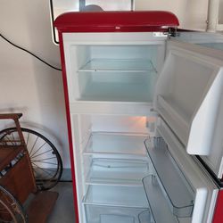 Retro Refrigerator 