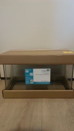 5.5 gallon glass aquarium