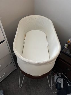 Happiest Baby Snoo Rocking Bassinet