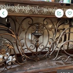 Golden Nugget End Table Suites Hallway Gold Tower 