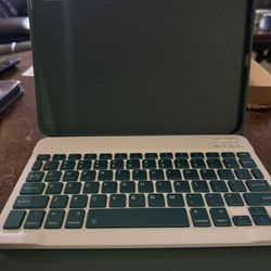 iPad 10.9 Inch Case With Magnetic Keyboard