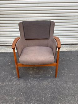 Modern Scandinavian Lounge Accent Chair | Teak Wood Arms | MCM Style