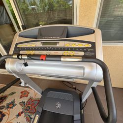 Gold’s Gym Treadmill in Great Condition 