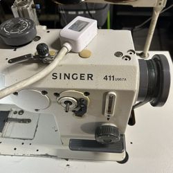 Máquina De Coser Singer Wkin Fux  411 