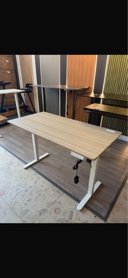 55” Electric Standing desk ( i have a lot other desk sizes and colors 😃)