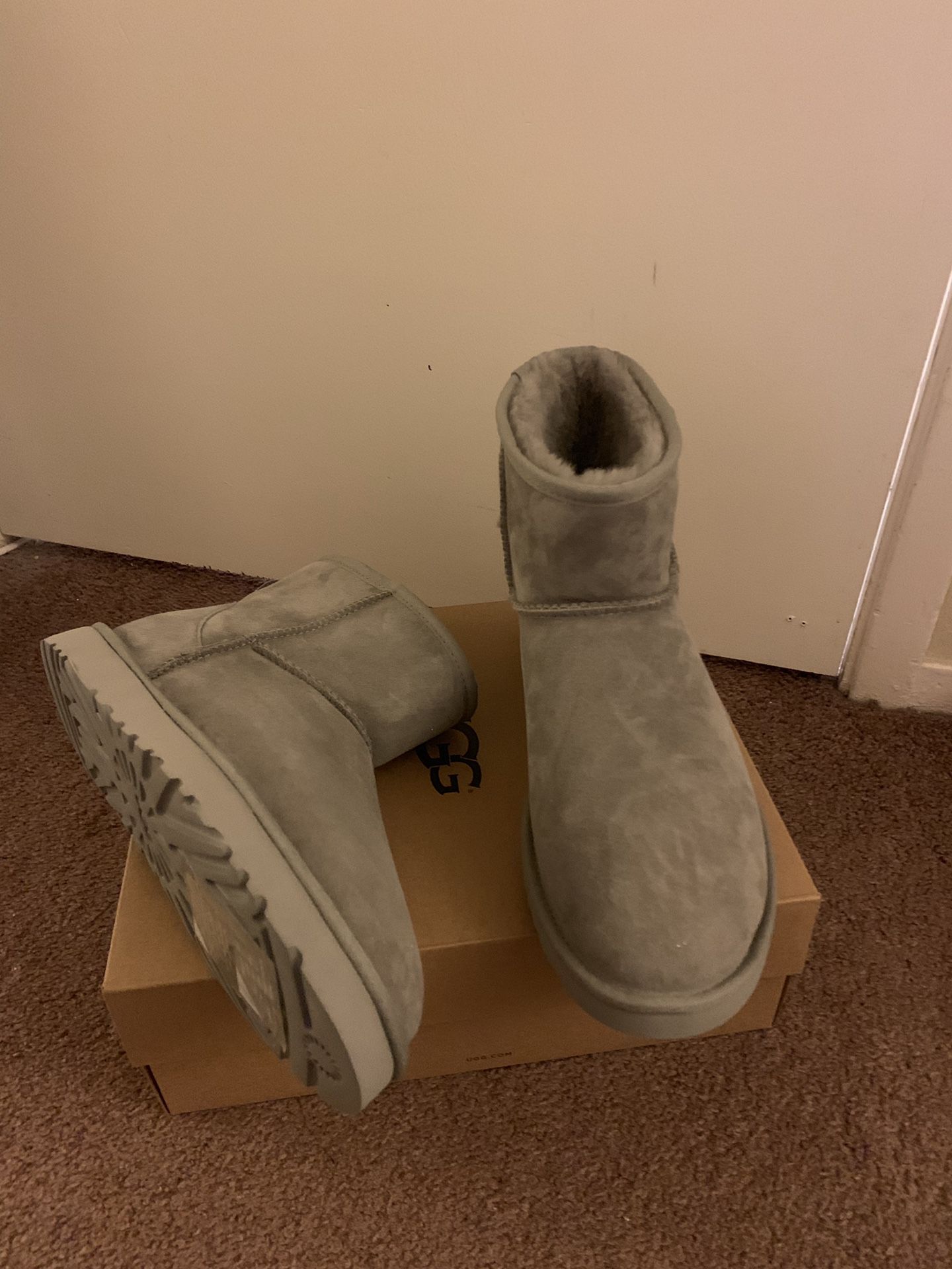100% Authentic Brand New in Box UGG Classic Mini Boots / Men size 11, 13, 14 / Color Grey