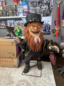 Animatronic leprechaun Halloween