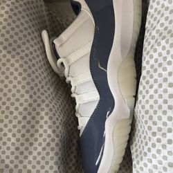 Jordan 11 low 9.5