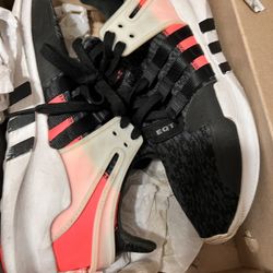 Men’s Shoes 9.5