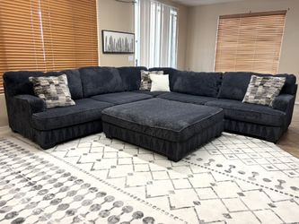 Soft Ashley Rawcliffe 3pc Sectional w Ottoman