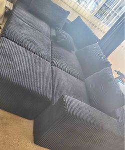 Couch- Black 6 piece modular sectional
