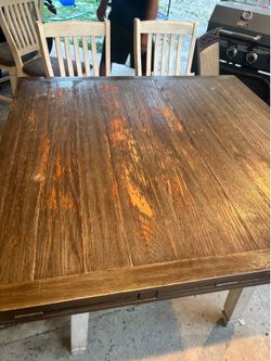Square/ round wood table