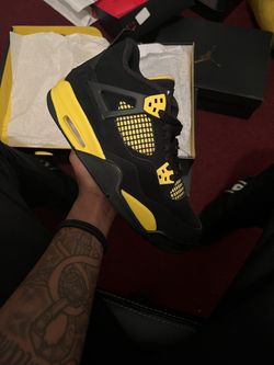 Jordan 4 Thunder