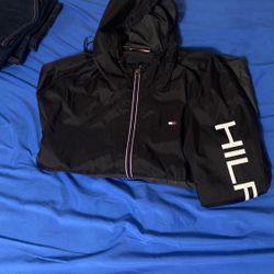 Used tommy windbreaker 