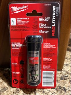 Milwaukee “REDLITHIUM” USB portable power source charger