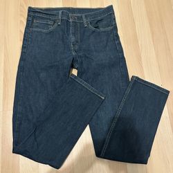 Levi’s straight leg jeans