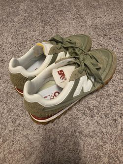 Mens 10 New Balance shoes