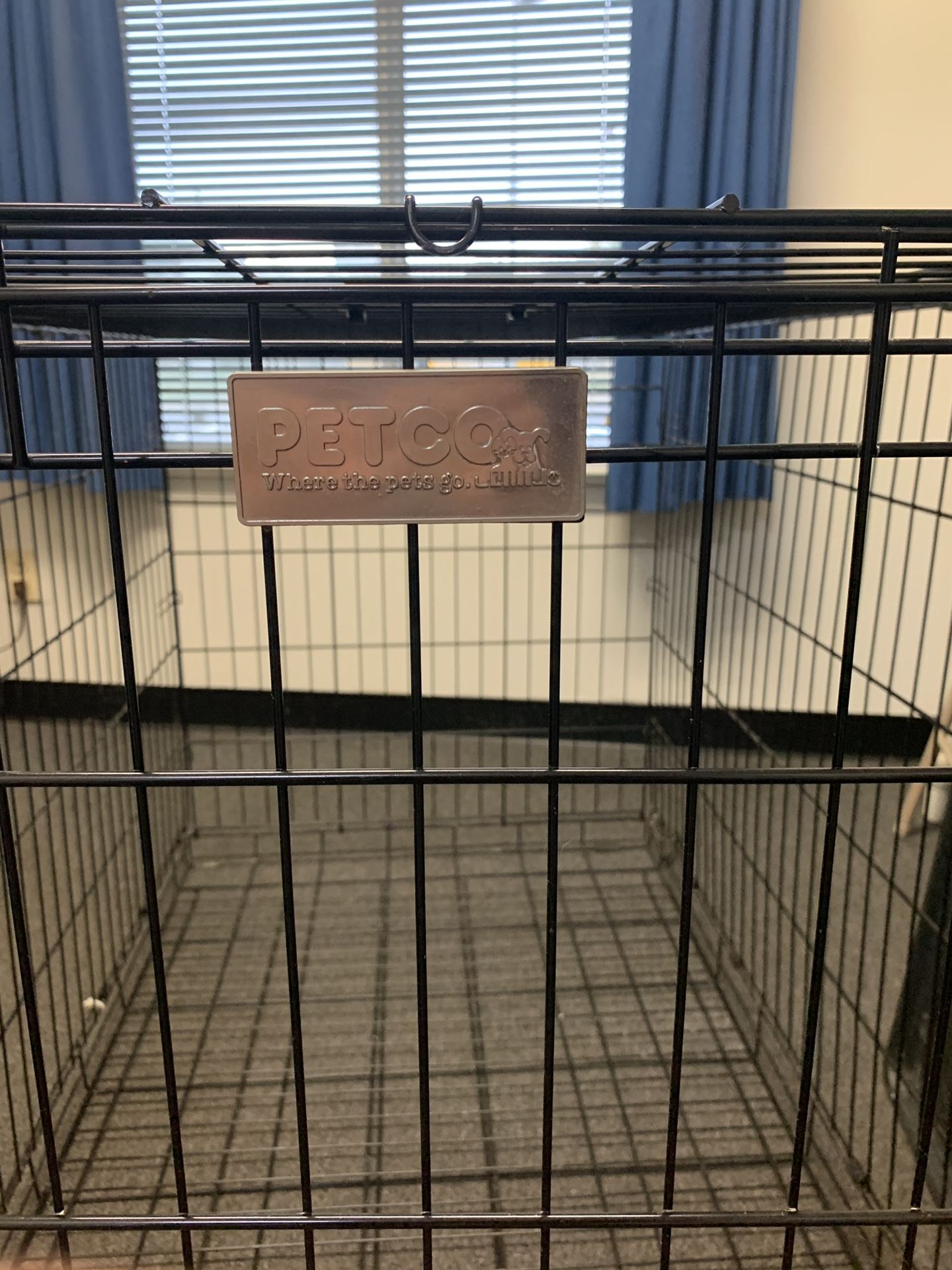 Petco LARGE dog crate w/training divider