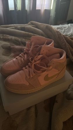 Jordan 1s mid gold coral