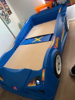 Kids race car bed