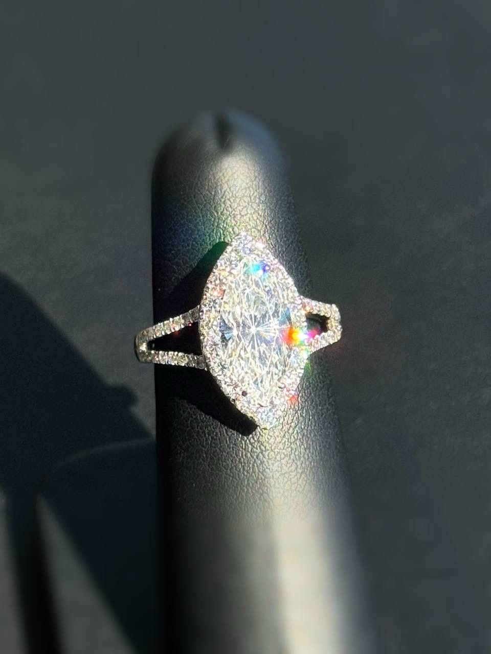 18k solid white gold 2CT Marquise CZ stone 0.84CTW Diamond ring size 6