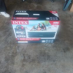 Selling Brand New King Size Air Mattress 