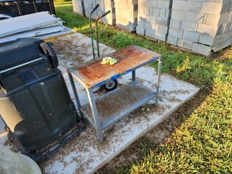 Smal Table (HAVE 2)