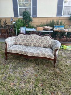 Vintage love seat