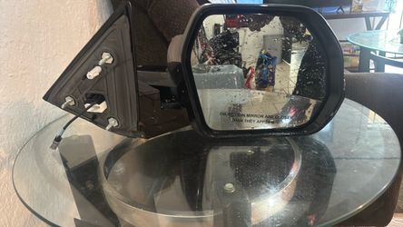 Passenger side mirror 22-25 tundra