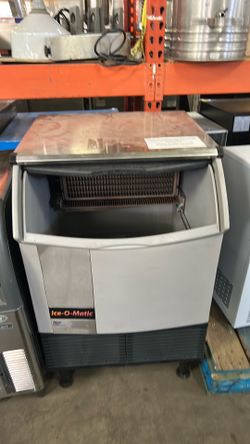 UnderCounter Ice Machine