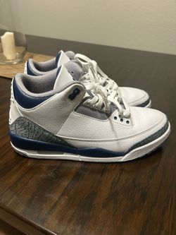 Air Jordan 3 retro Midnight Blue. Size 10