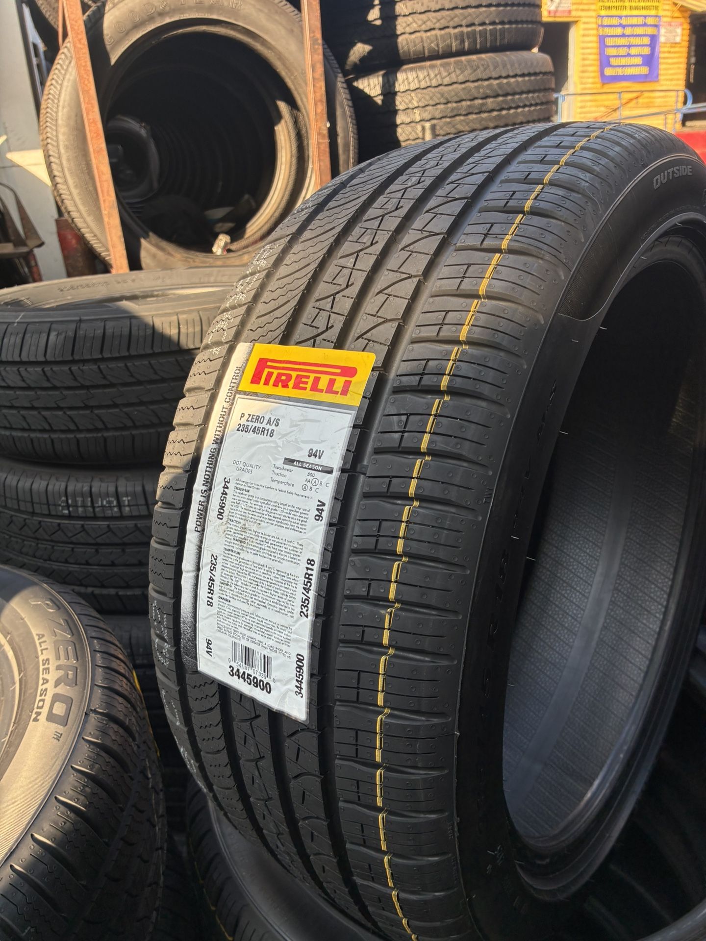 235/45/18 Pirelli Tires Installed And Balanced / Instaladas Y Balanceadas 