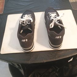 Men's Black New Balance Sneakers 