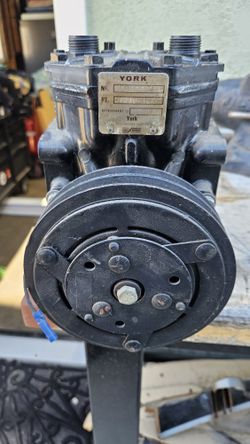 York 210 Onboard Air Compressor