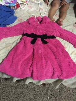 Furry coat almost new size 5t
