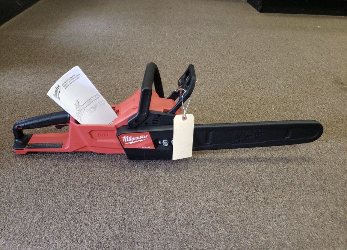 Milwaukee M18 Chainsaw 