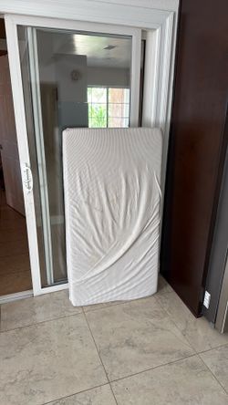 CRIB WITH MATTRESS