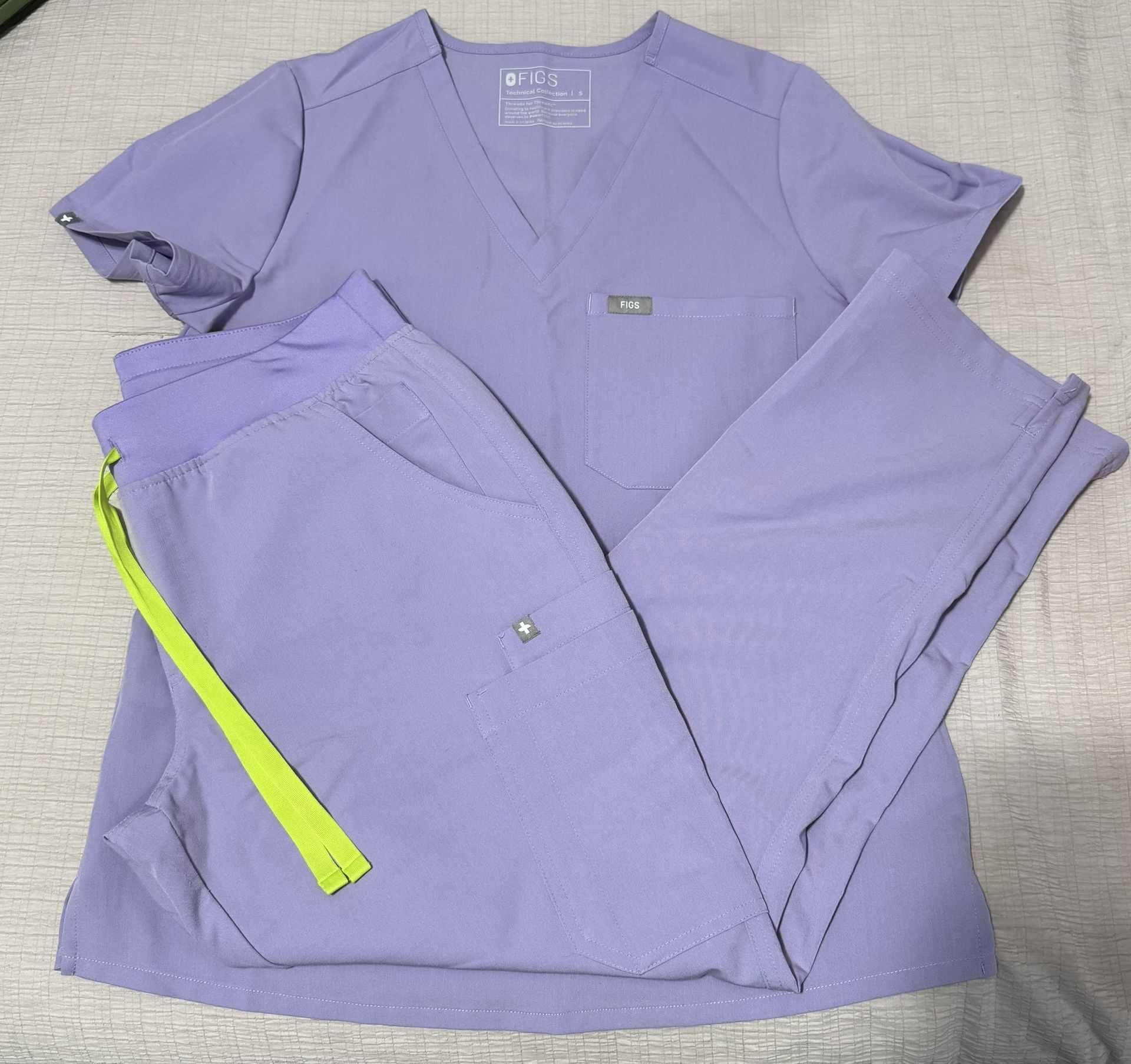 Women’s Figs Scrub Set Lilac