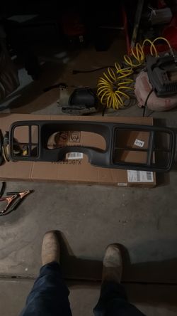 03-06 Silverado and Tahoe dash bezel