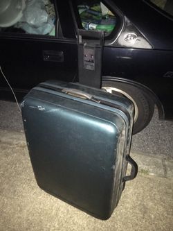 Hard Suetcases with wheels & handle only 20 Firm