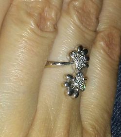 Like New Genuine Diamond Paw Ring!