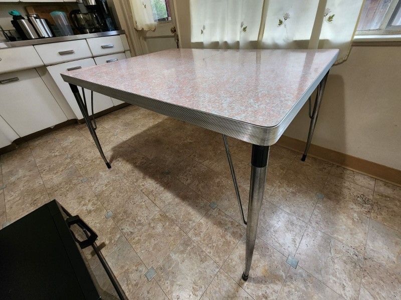 Antique Formica Table W/4 Chairs