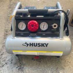 Compresor de aire silencioso de 1 galón Husky