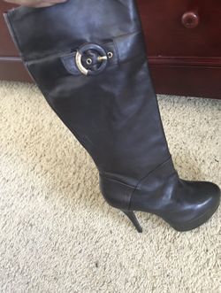 GUESS BOOTS size 6