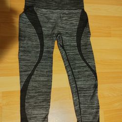 7. Leggings Women