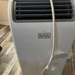 Used like new Black+Decker smart portable air conditioner 12000 BTU for rooms up to 550 Sq.Ft. Very clean with remote control.